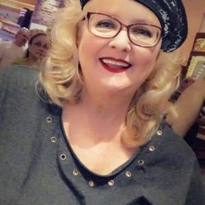 Meet your Posher, Cindy